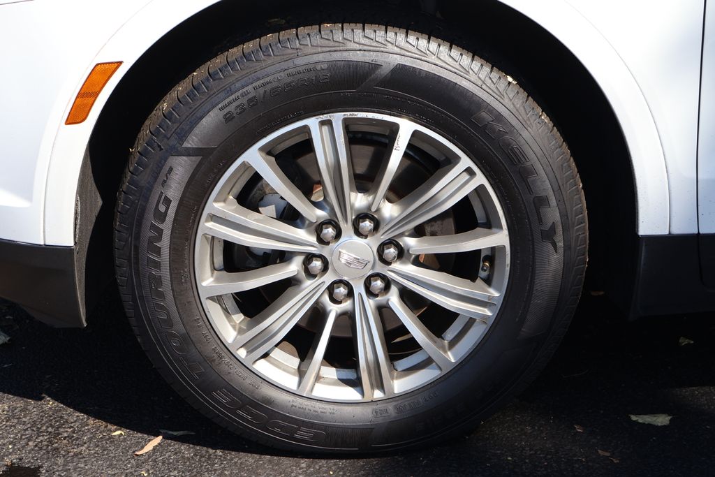 Thumbnail: 2017 Cadillac XT5 - 11