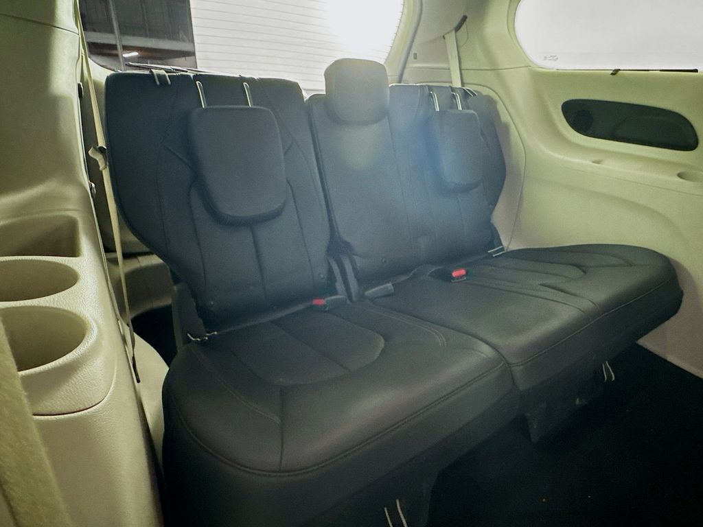 Used Car 2019 Chrysler Pacifica  Touring L Plus For Sale Under $20,000 In Austin, Texas