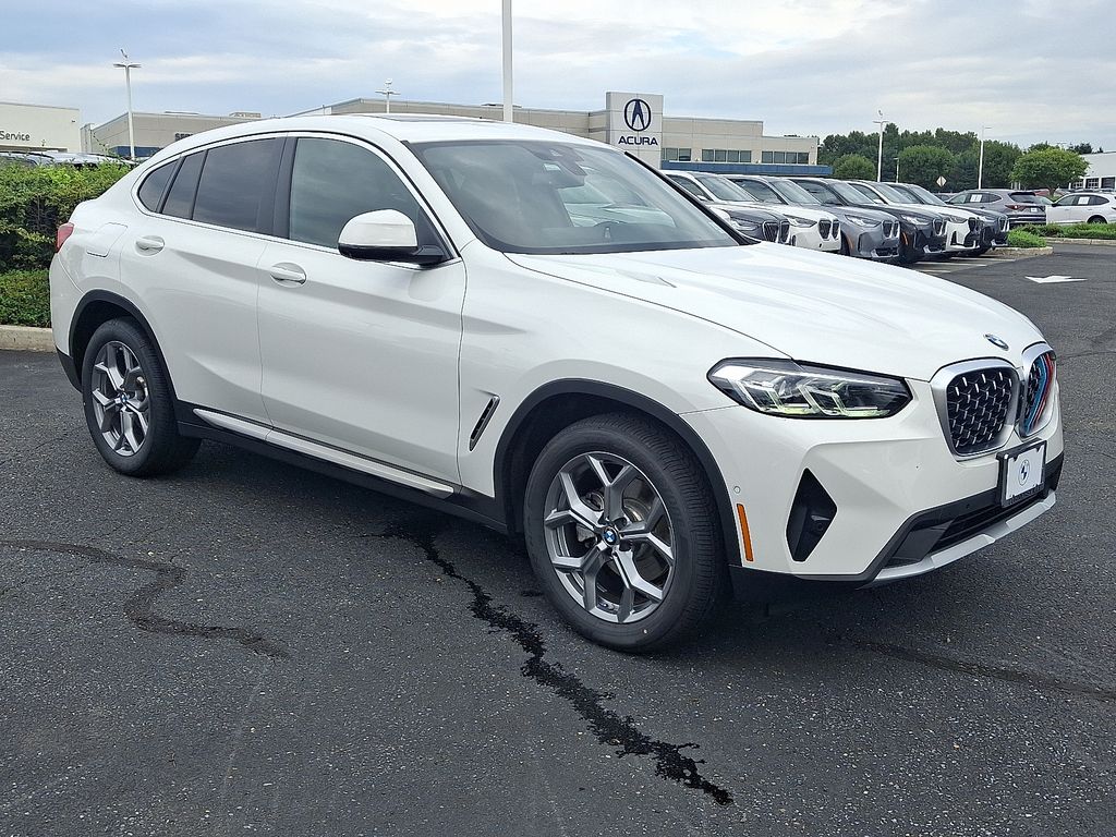 Thumbnail: 2024 BMW X4 - 3