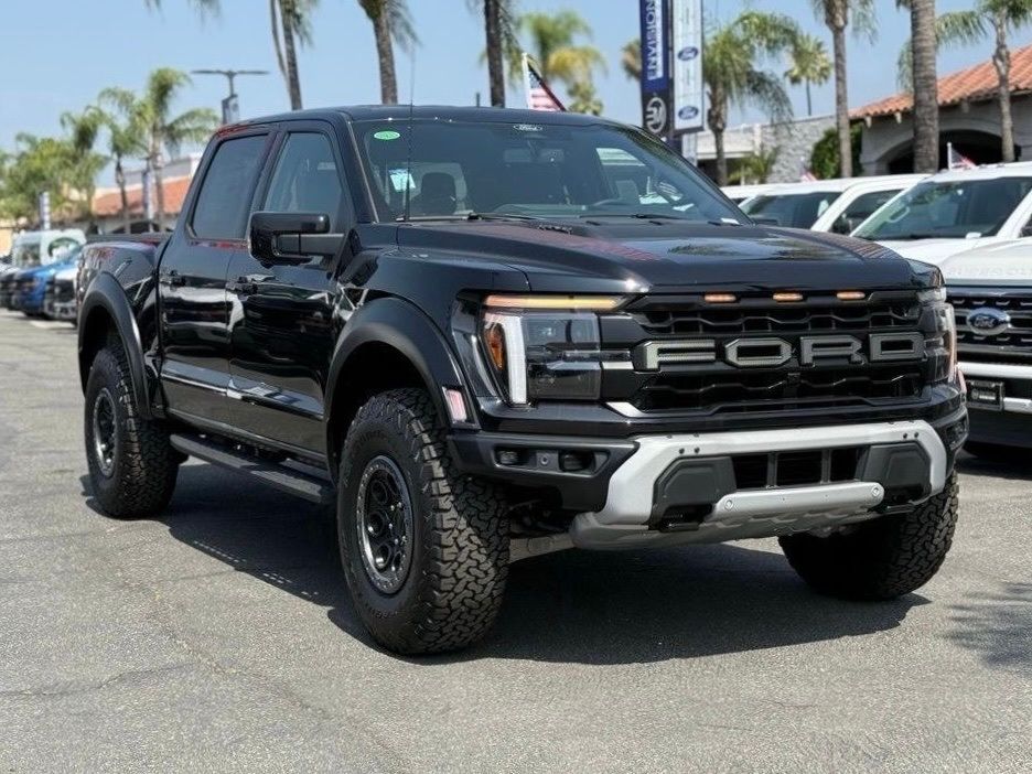 2025 Ford F-150 Raptor SuperCrew 4WD
