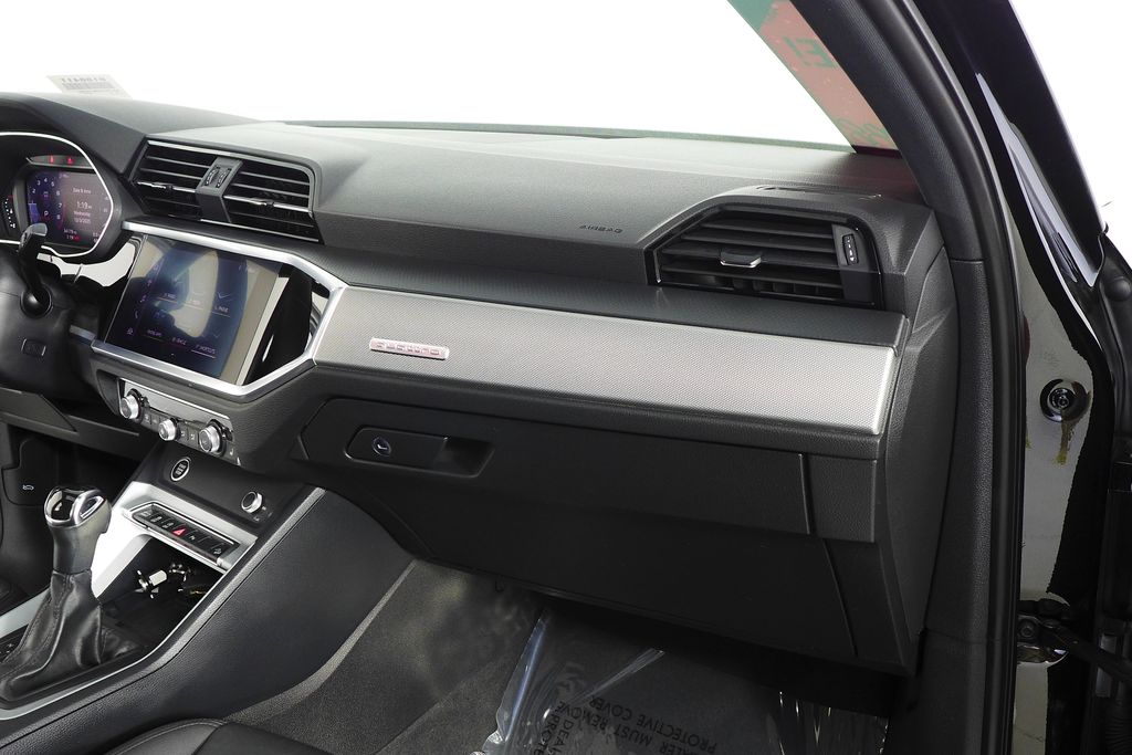 Thumbnail: 2021 Audi Q3 - 14