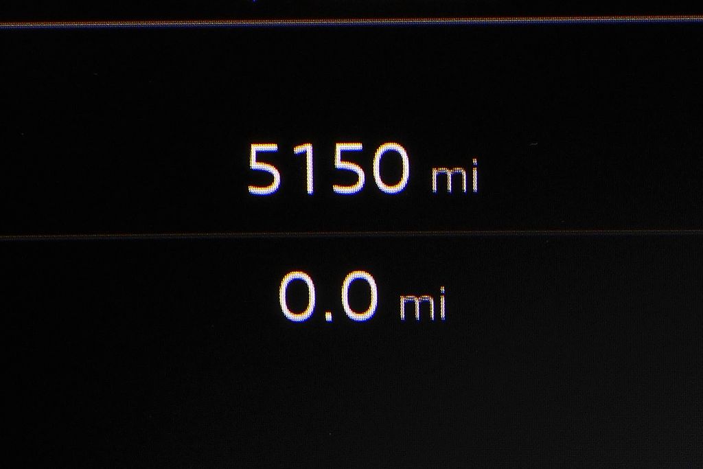 Thumbnail: 2025 Audi Q6 e-tron - 32