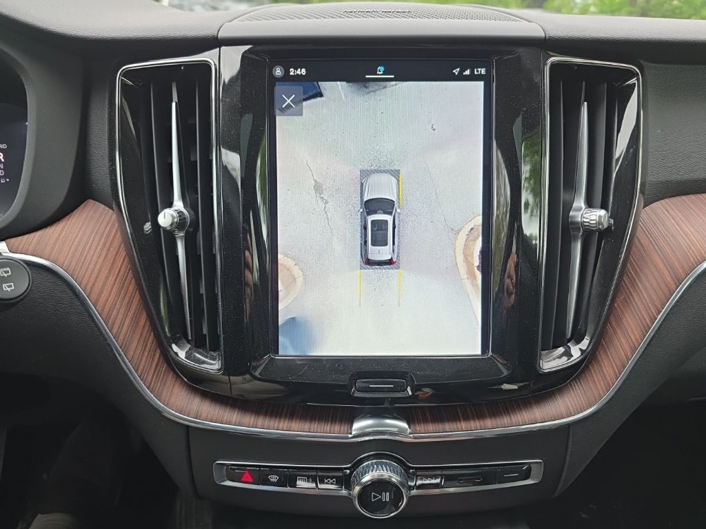 Used 2024 Gray Volvo T8 Plus Dark Theme image 5