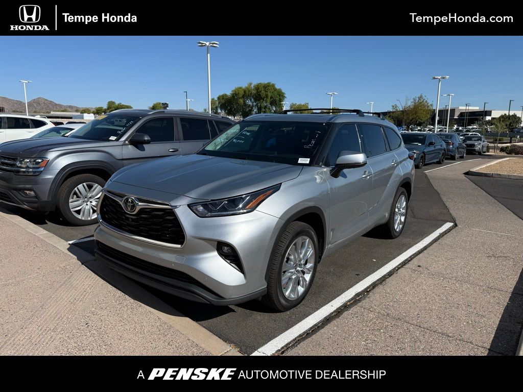 Thumbnail: 2021 Toyota Highlander - 1