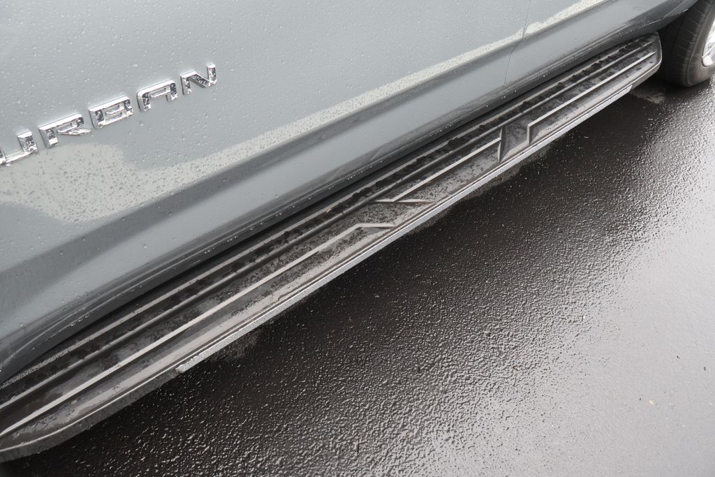 Thumbnail: 2024 Chevrolet Suburban - 7