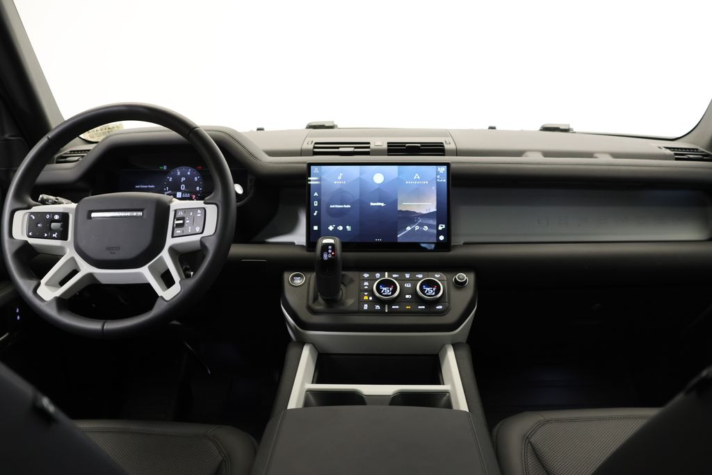 Thumbnail: 2025 Land Rover Defender - 15