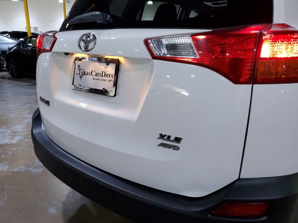 2015 Toyota RAV4 XLE 40