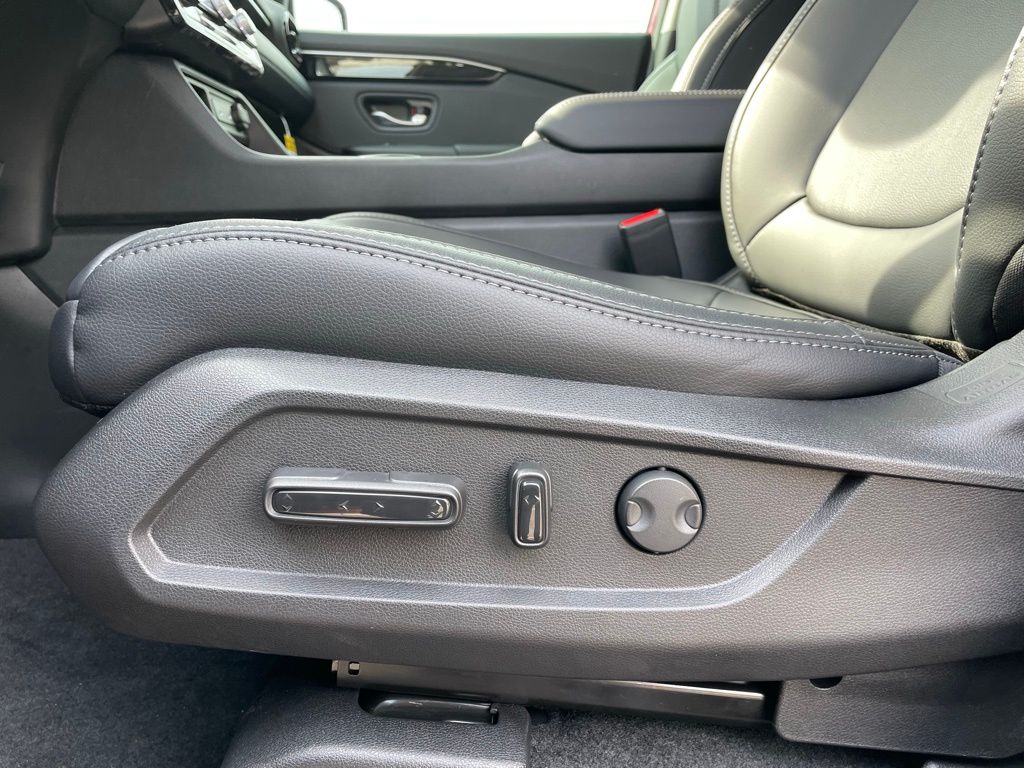 Thumbnail: 2026 Honda Pilot - 23