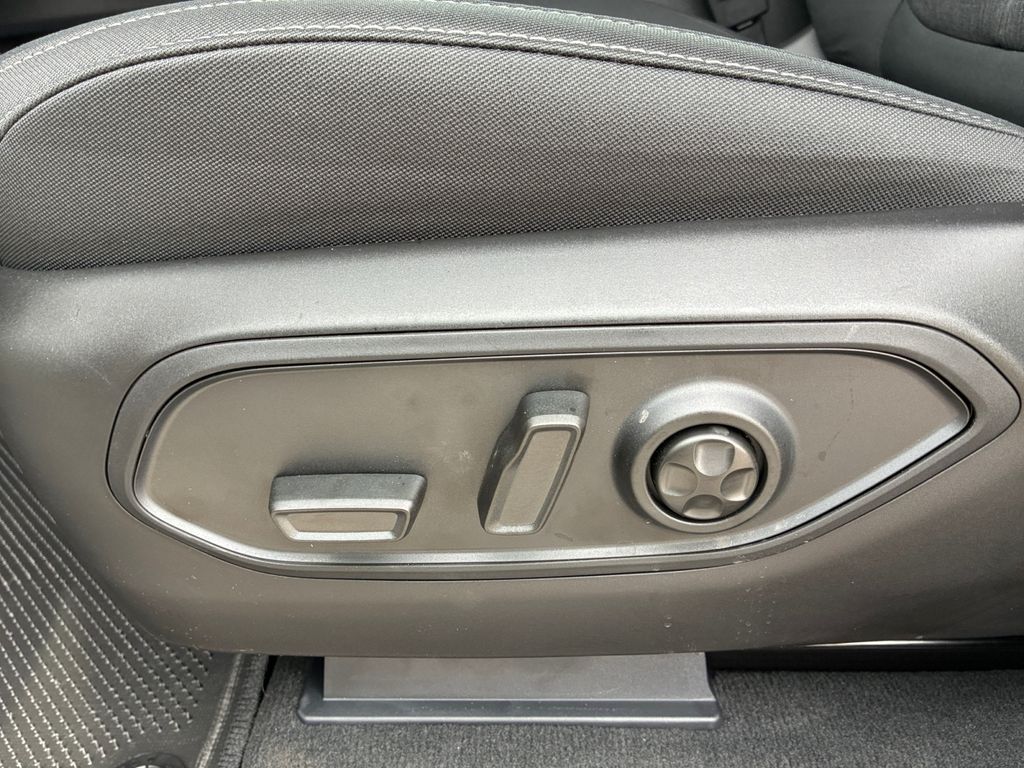 New Car 2025 Jeep Grand Cherokee  Laredo X For Sale Under $35,000 In Austin, Texas