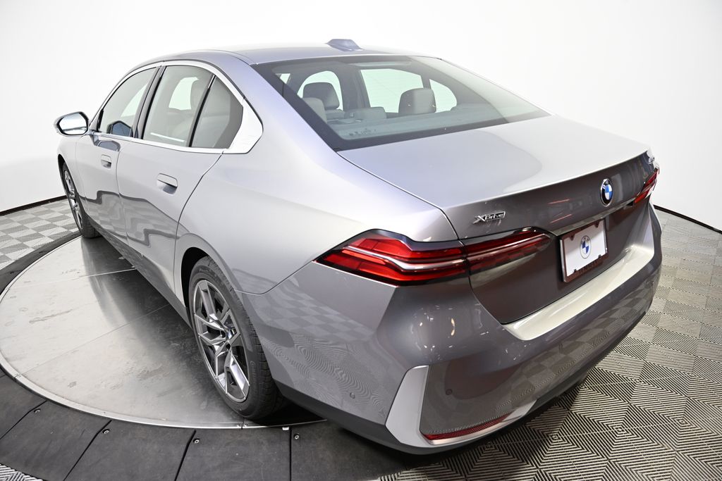 Thumbnail: 2026 BMW 5 Series - 3