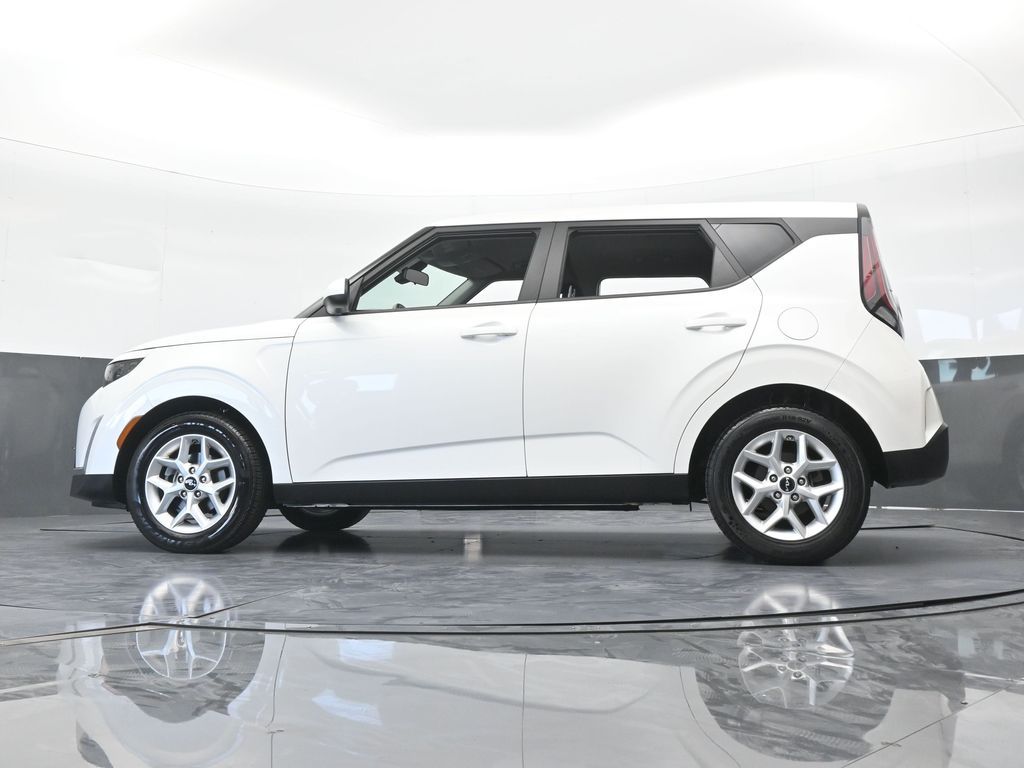 Used 2024 Snow White Pearl Kia LX image 53