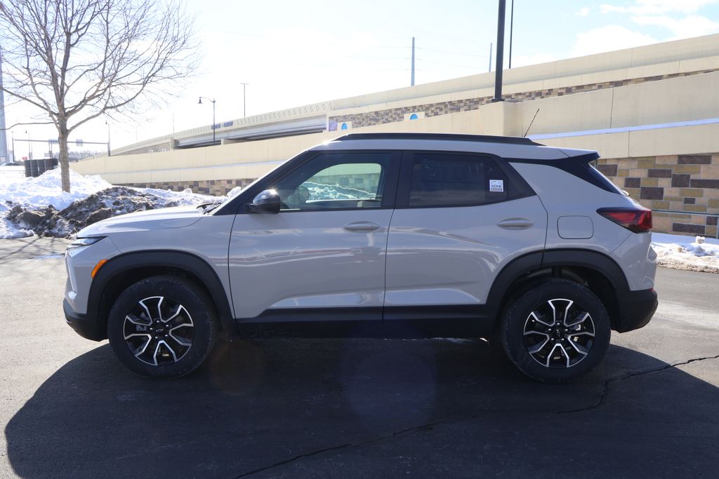 Thumbnail: 2026 Chevrolet TrailBlazer - 4