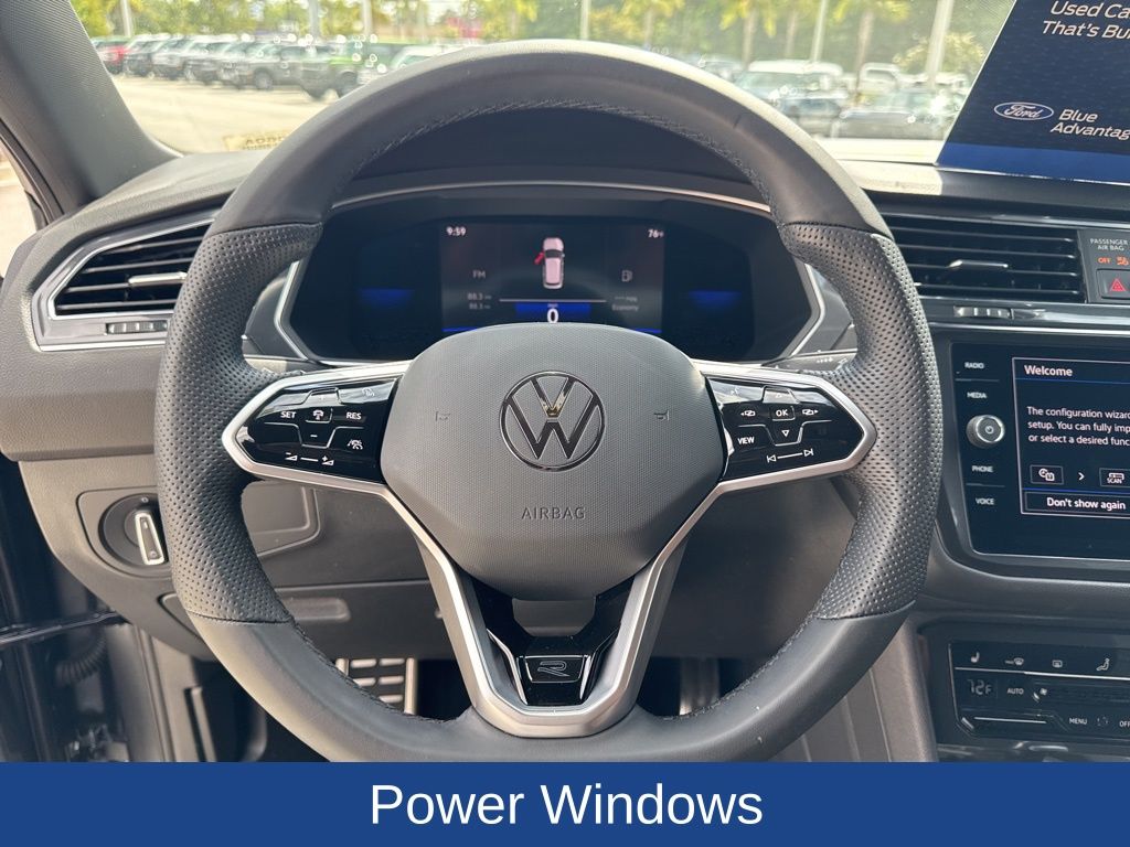 2023 Volkswagen Tiguan SE R-Line Black