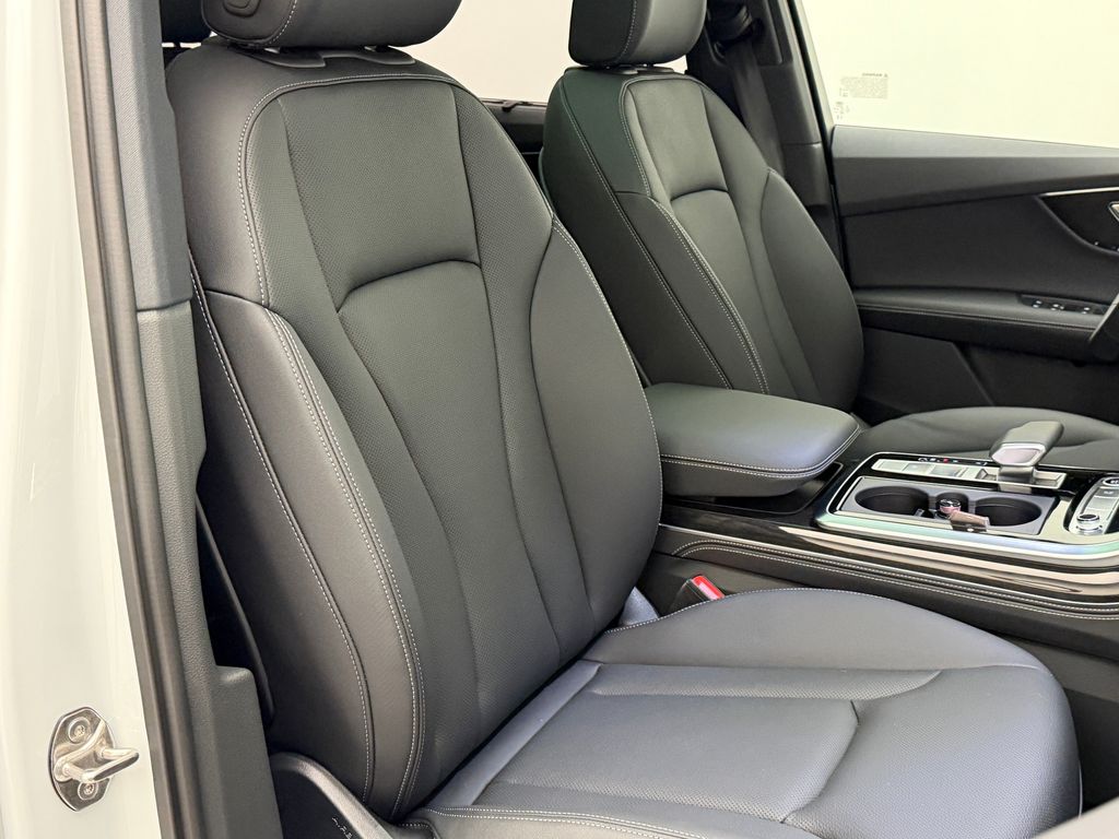 Thumbnail: 2026 Audi Q7 - 12