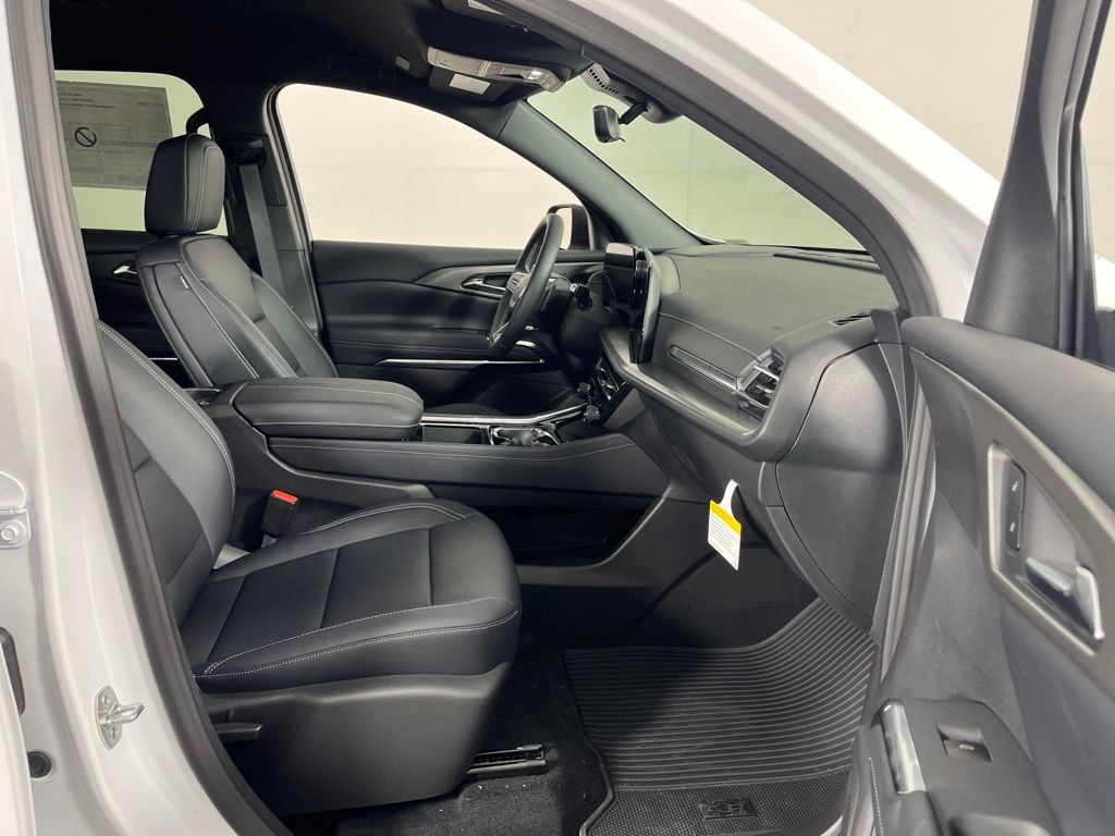 Thumbnail: 2026 Chevrolet Traverse - 8