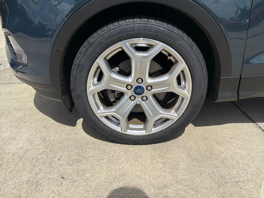 Used 2019 Green Ford Titanium image 11