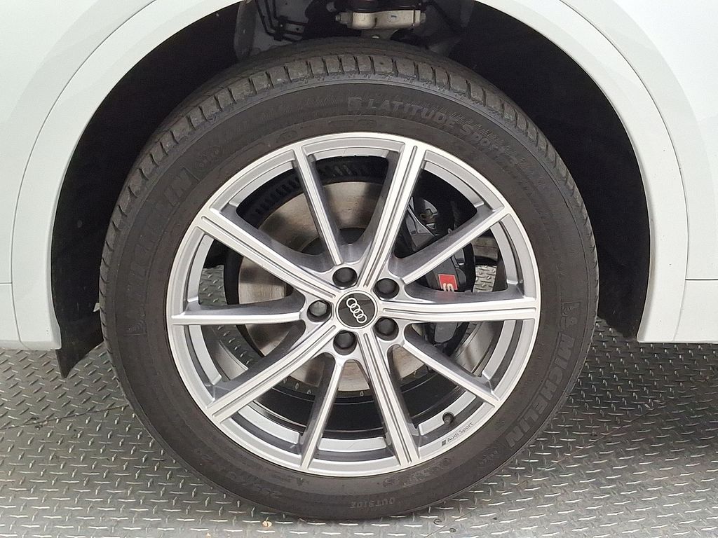 2022 Audi SQ5 Premium Plus 8
