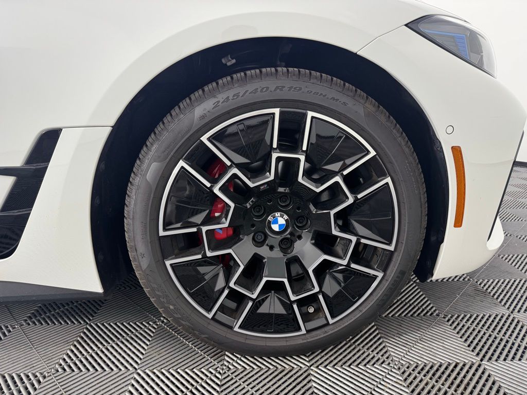 Thumbnail: 2025 BMW i4 - 12