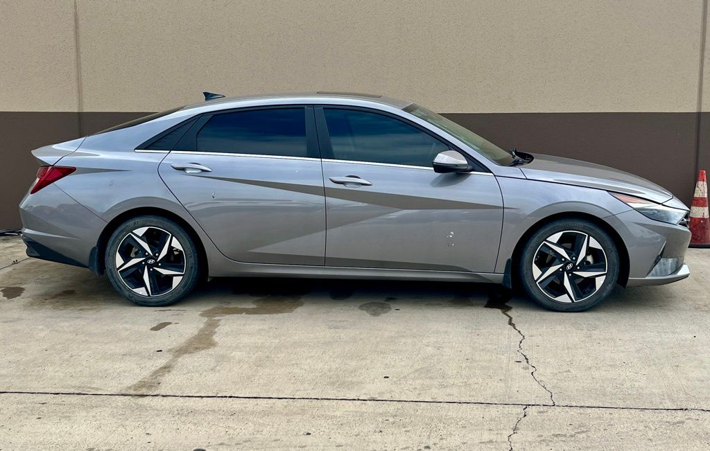 2023 Hyundai Elantra Limited Edition 4