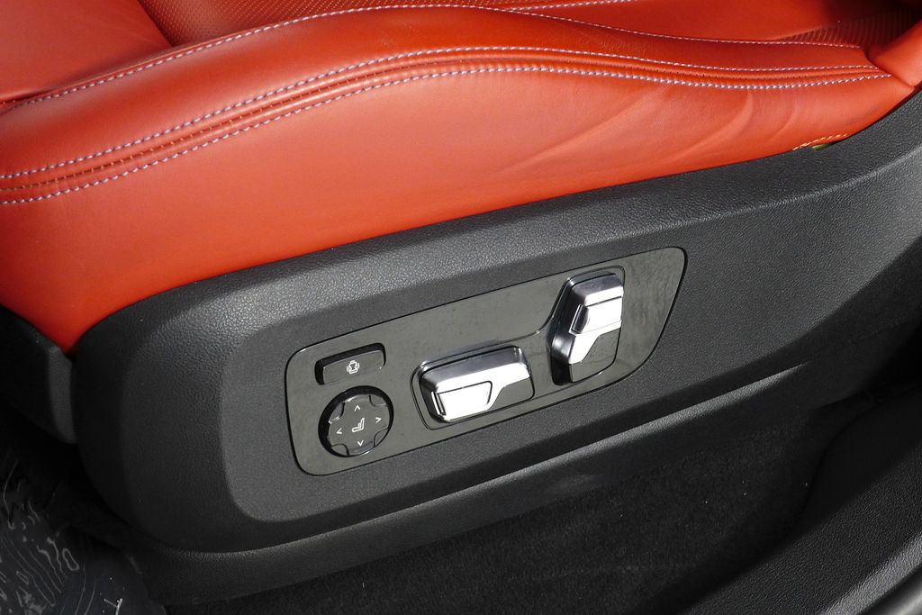 Thumbnail: 2023 BMW X6 - 23