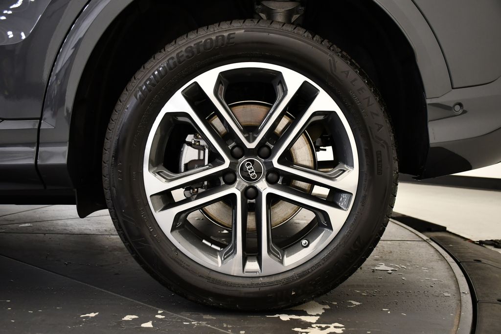 Thumbnail: 2025 Audi Q5 - 14