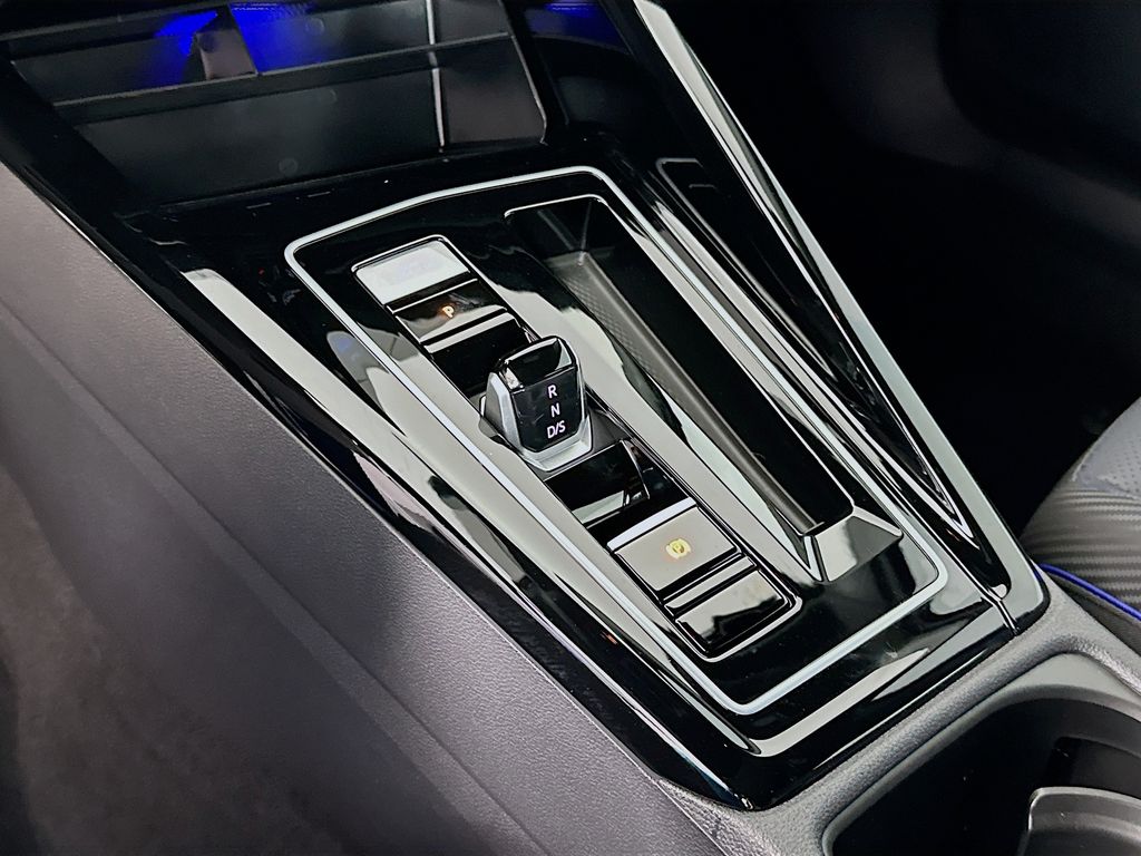 Thumbnail: 2024 Volkswagen Golf - 17