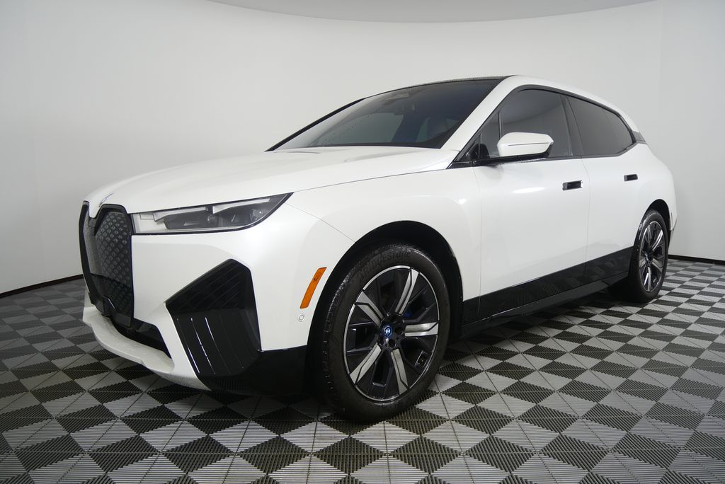 Thumbnail: 2023 BMW iX - 7