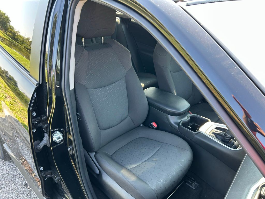 2023 Toyota RAV4 XLE 15
