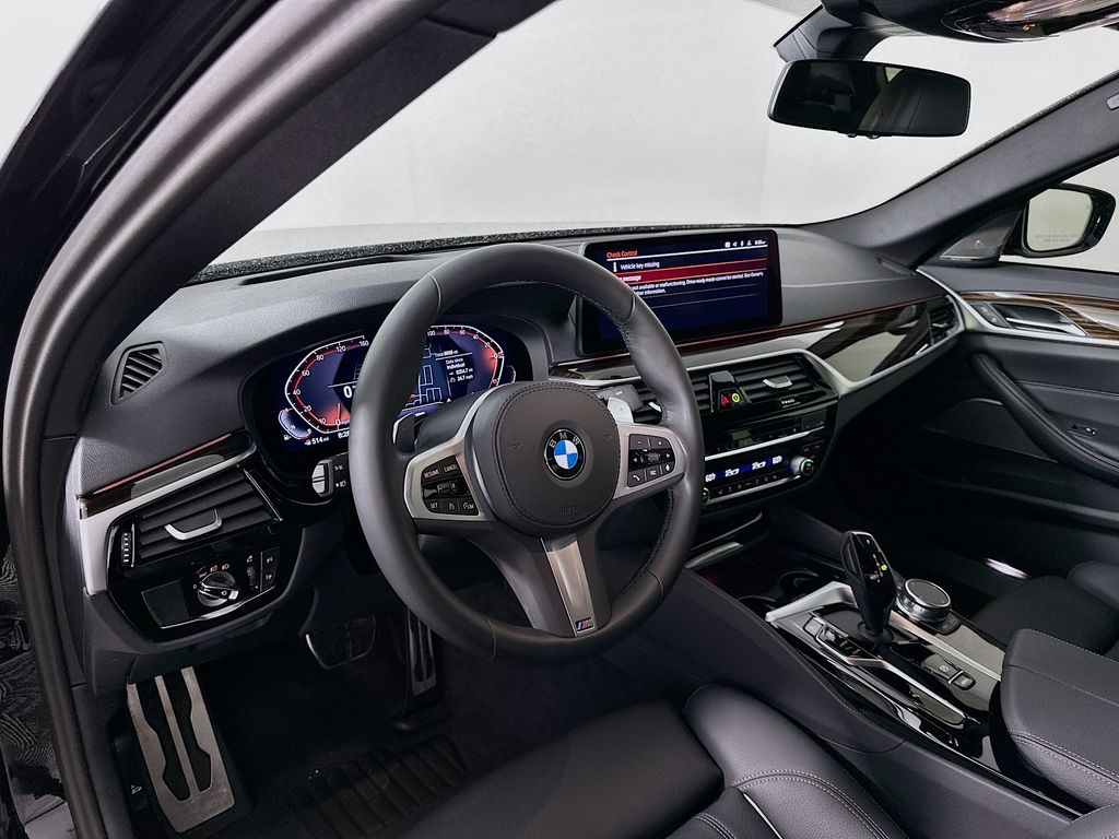 Thumbnail: 2023 BMW 5 Series - 9