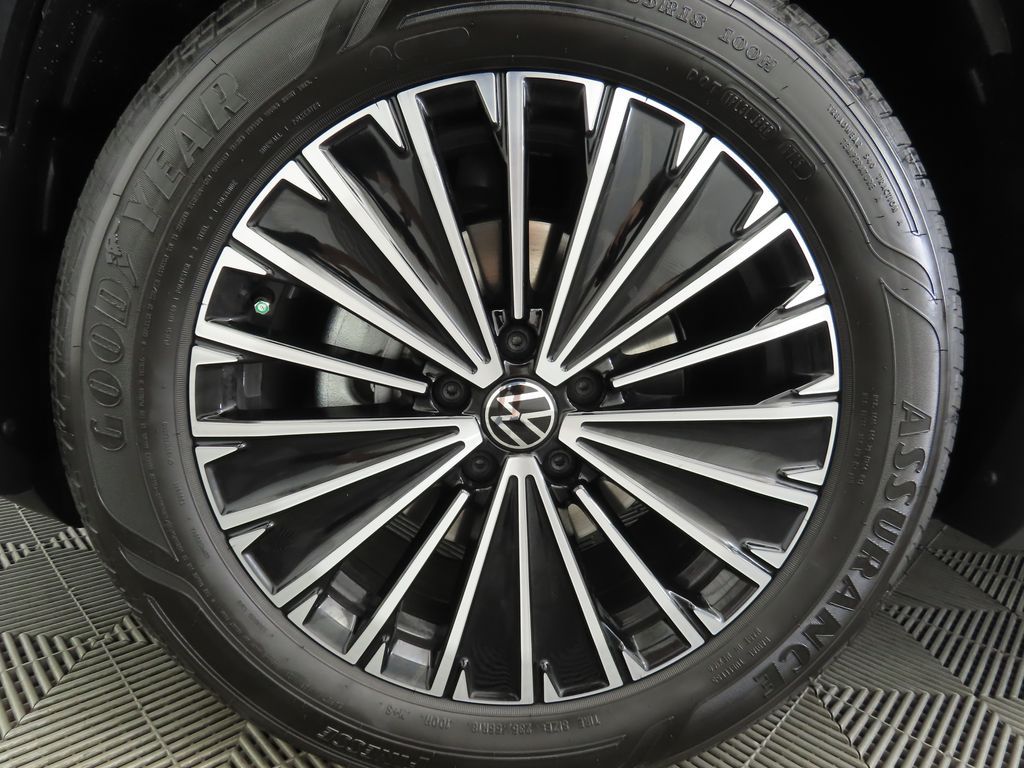 Thumbnail: 2026 Volkswagen Tiguan - 30