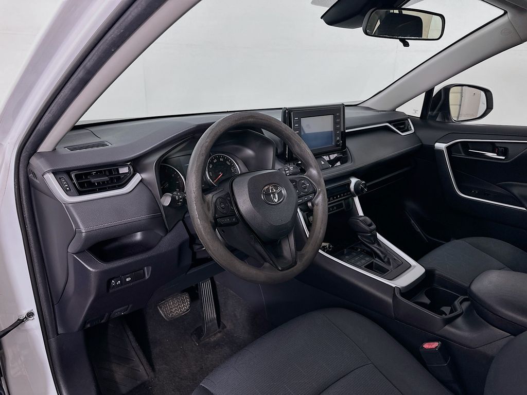 2019 Toyota RAV4 XLE 9