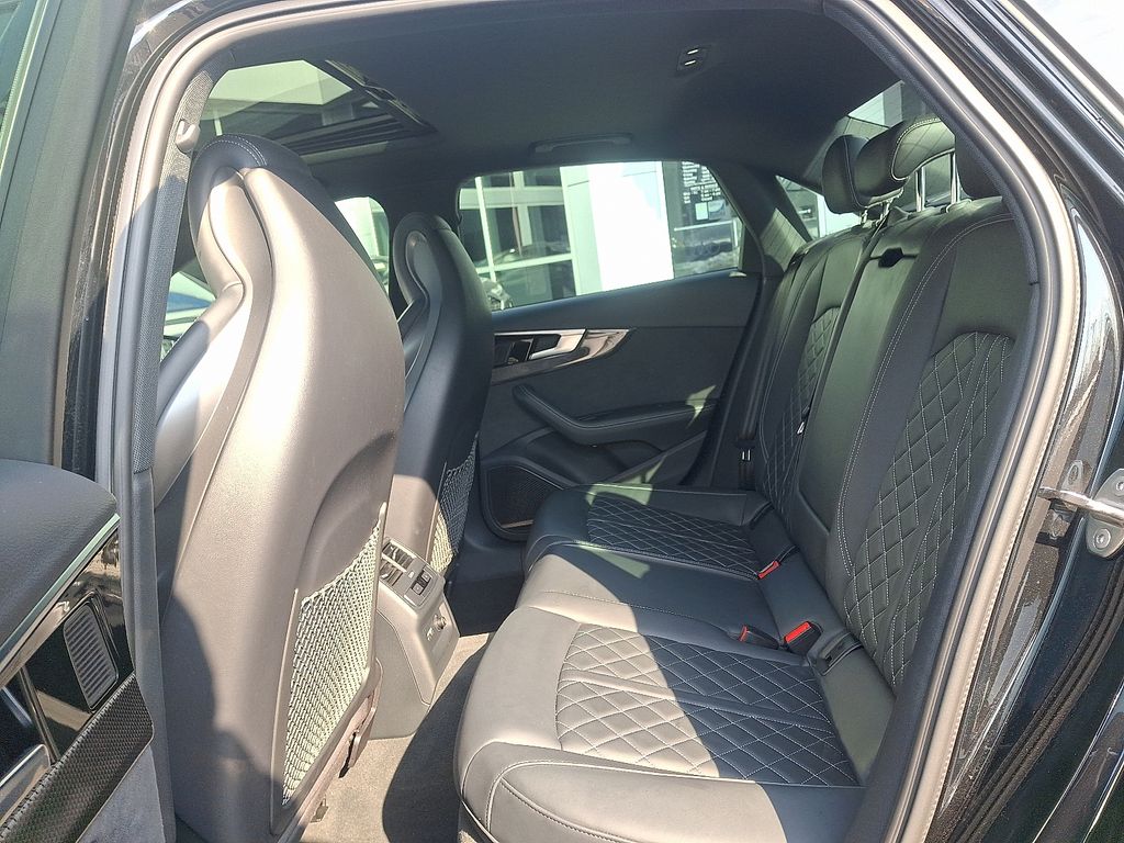 Thumbnail: 2023 Audi S4 - 9