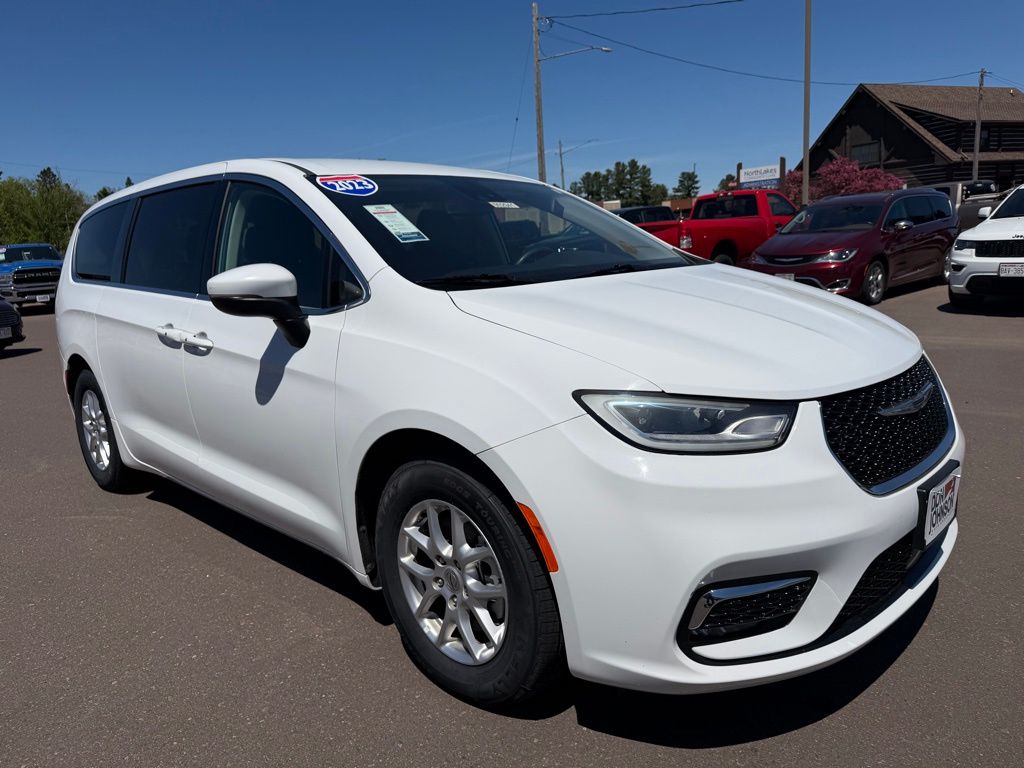 2023 Chrysler Pacifica Touring L FWD