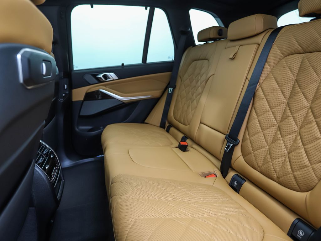 Thumbnail: 2026 BMW X5 - 22