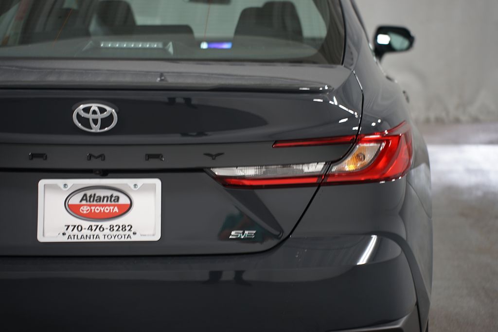 2025 Toyota Camry SE 10