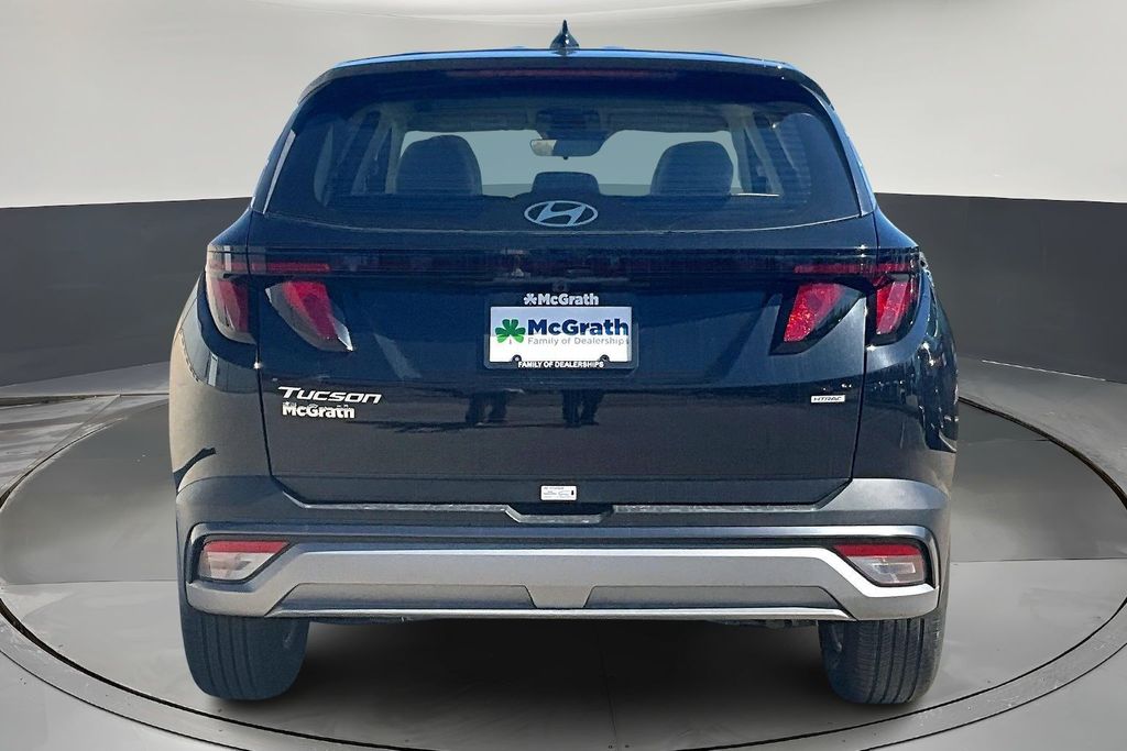 New 2026 Black Hyundai SE image 4