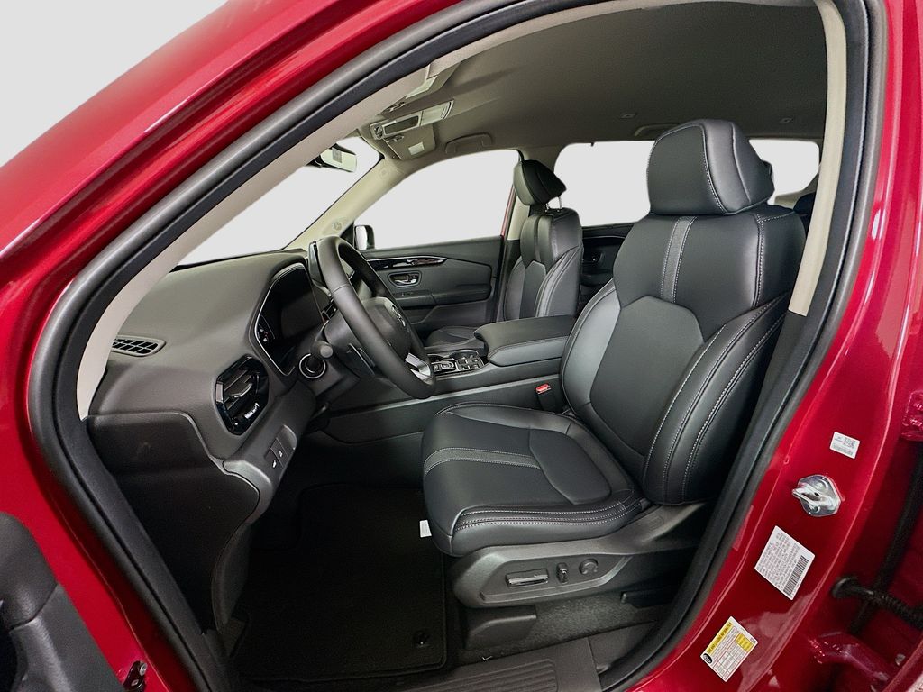 Thumbnail: 2025 Honda Pilot - 15