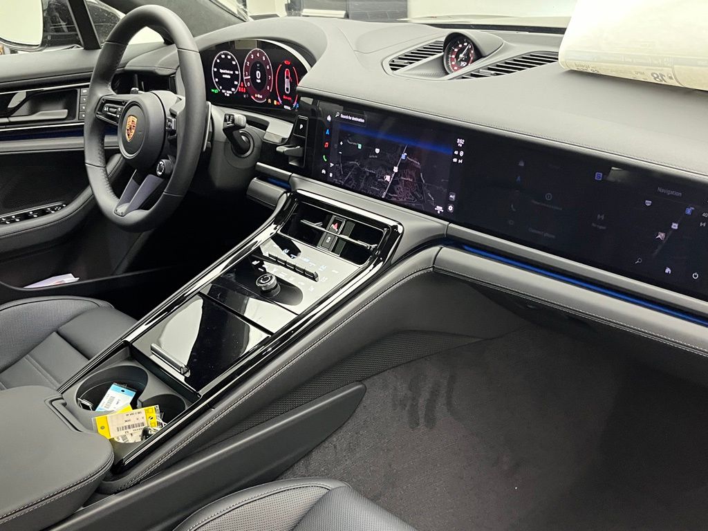 Thumbnail: 2026 Porsche Panamera - 28