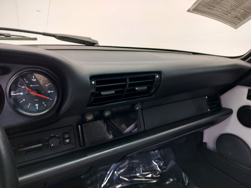 Thumbnail: 1992 Porsche 911 - 19