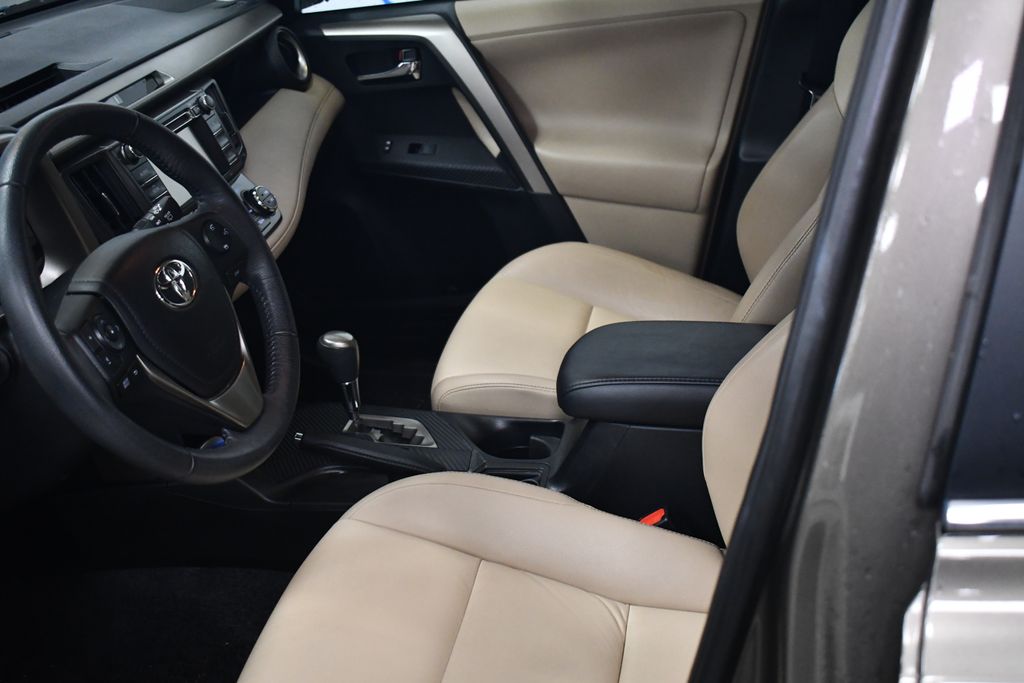 Thumbnail: 2013 Toyota RAV4 - 24