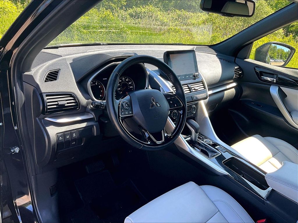 2024 Mitsubishi Eclipse Cross — photo 7