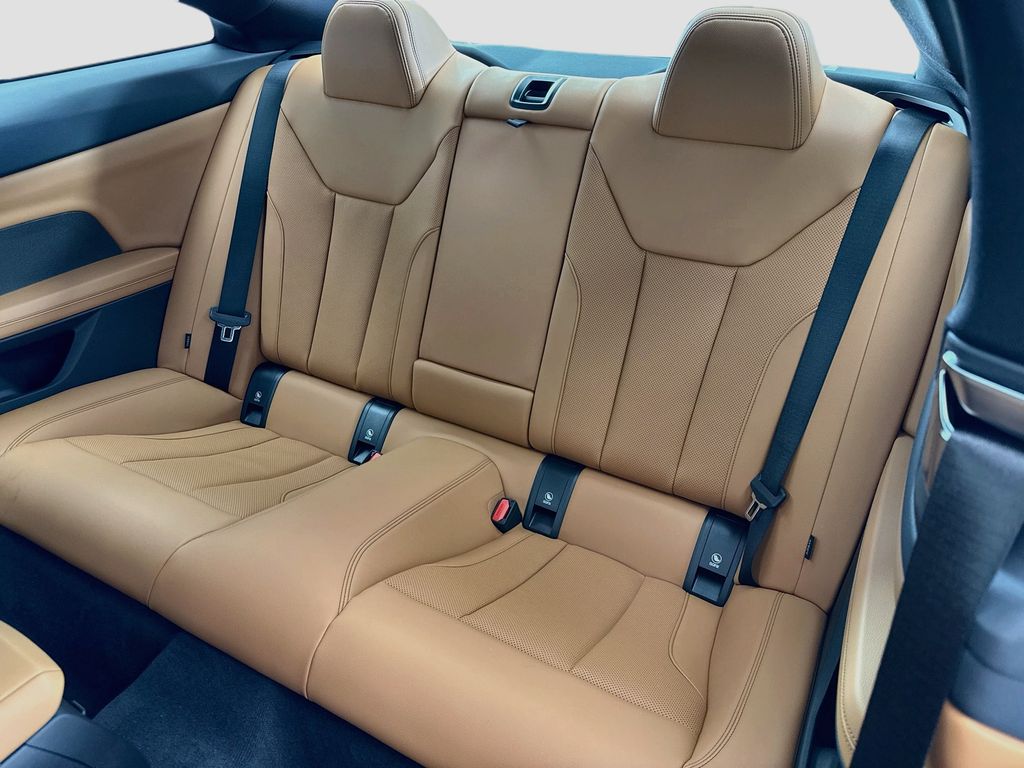 Thumbnail: 2027 BMW 4 Series - 20