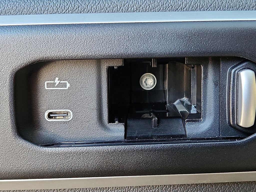 Thumbnail: 2025 BMW X7 - 12