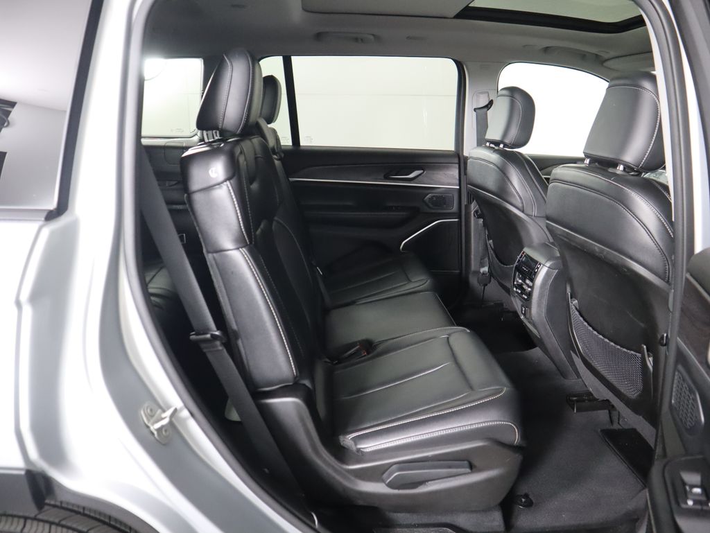 Thumbnail: 2024 Jeep Grand Cherokee L - 23