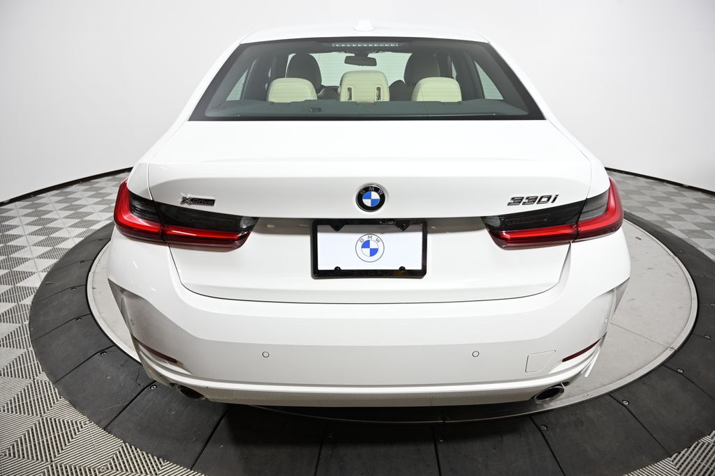 Thumbnail: 2023 BMW 3 Series - 4