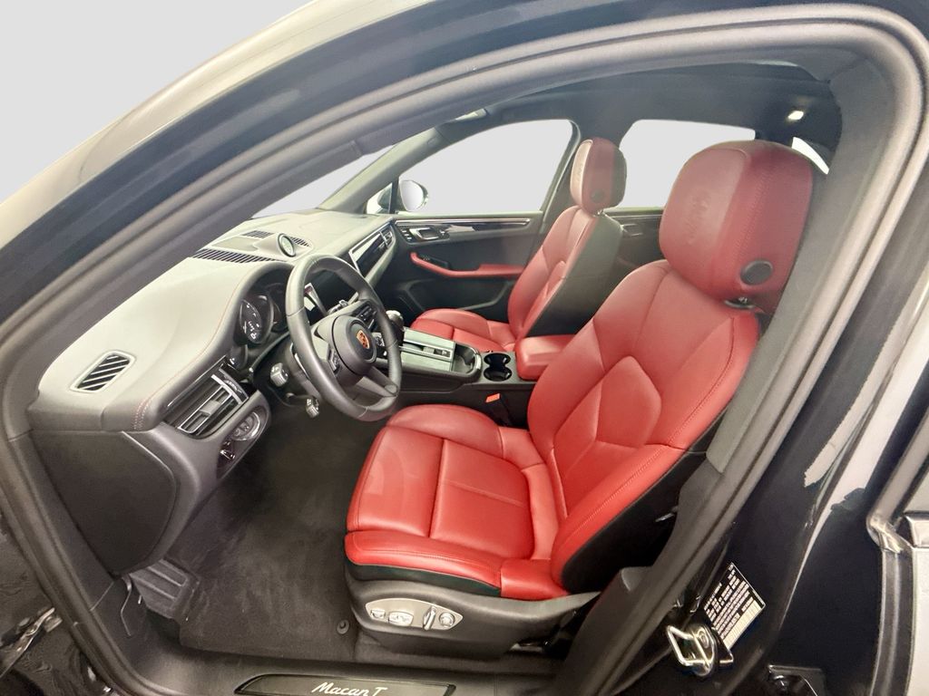 Thumbnail: 2025 Porsche Macan - 5