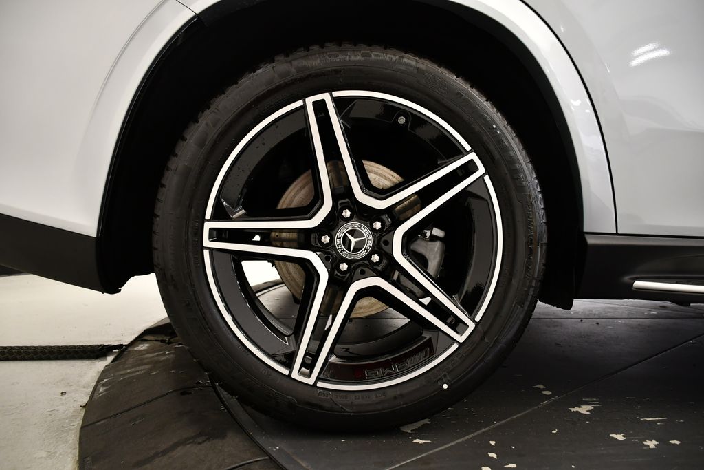 Thumbnail: 2026 Mercedes-Benz GLS - 15