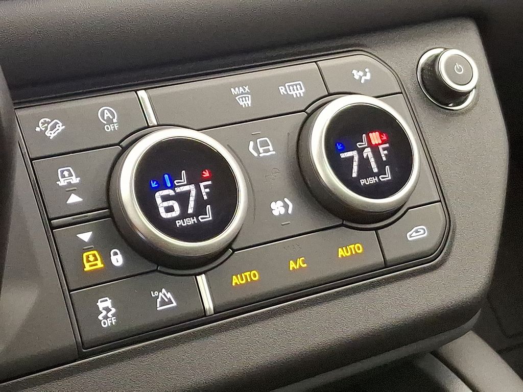 Thumbnail: 2025 Land Rover Defender - 17