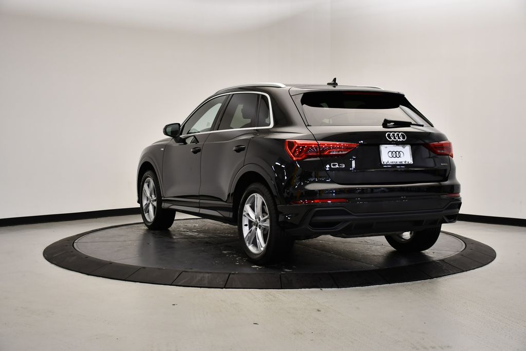 Thumbnail: 2024 Audi Q3 - 3