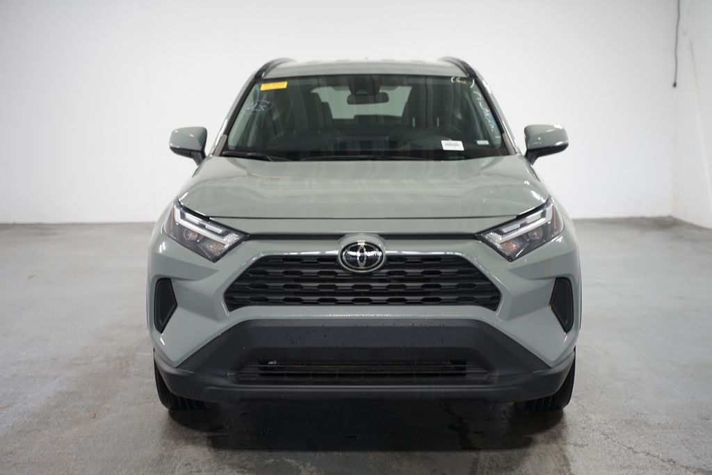 2023 Toyota RAV4 XLE 2